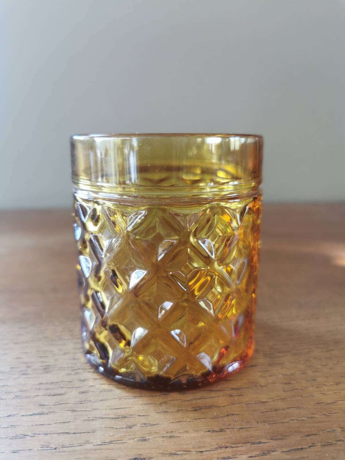 Set of 8 vintage whiskey glasses yellow glass