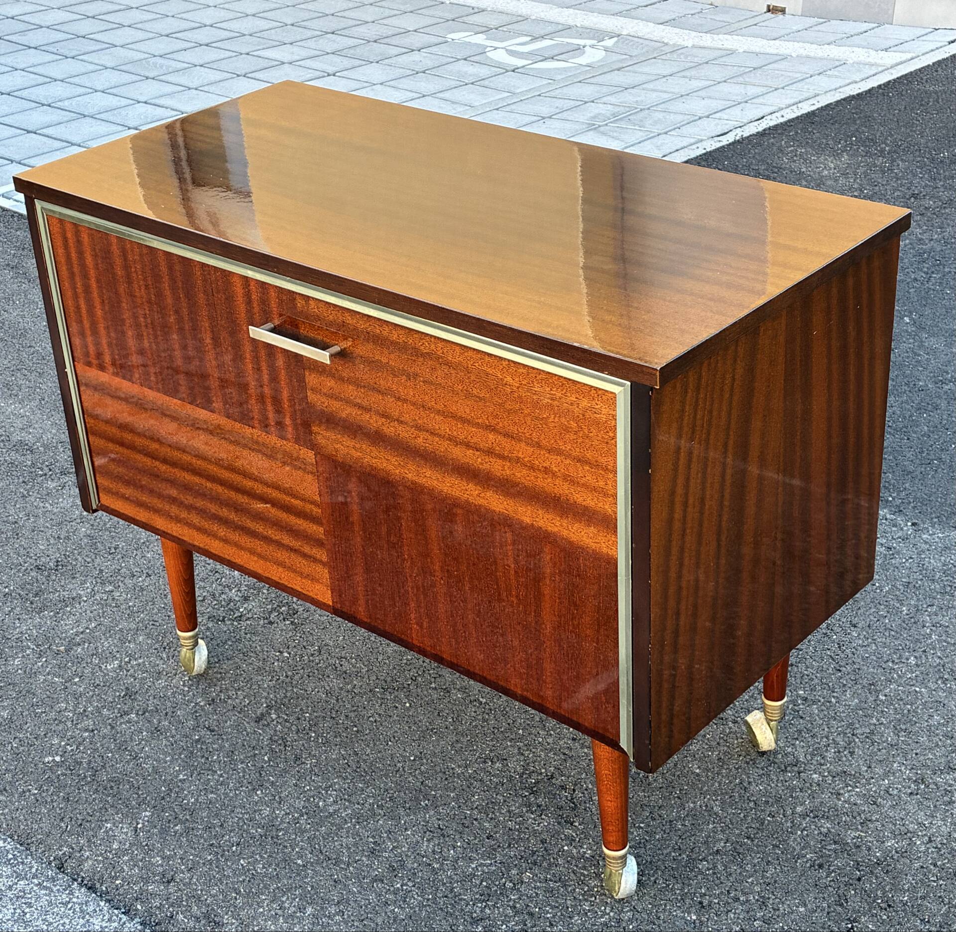 Vintage 70s TV console bar