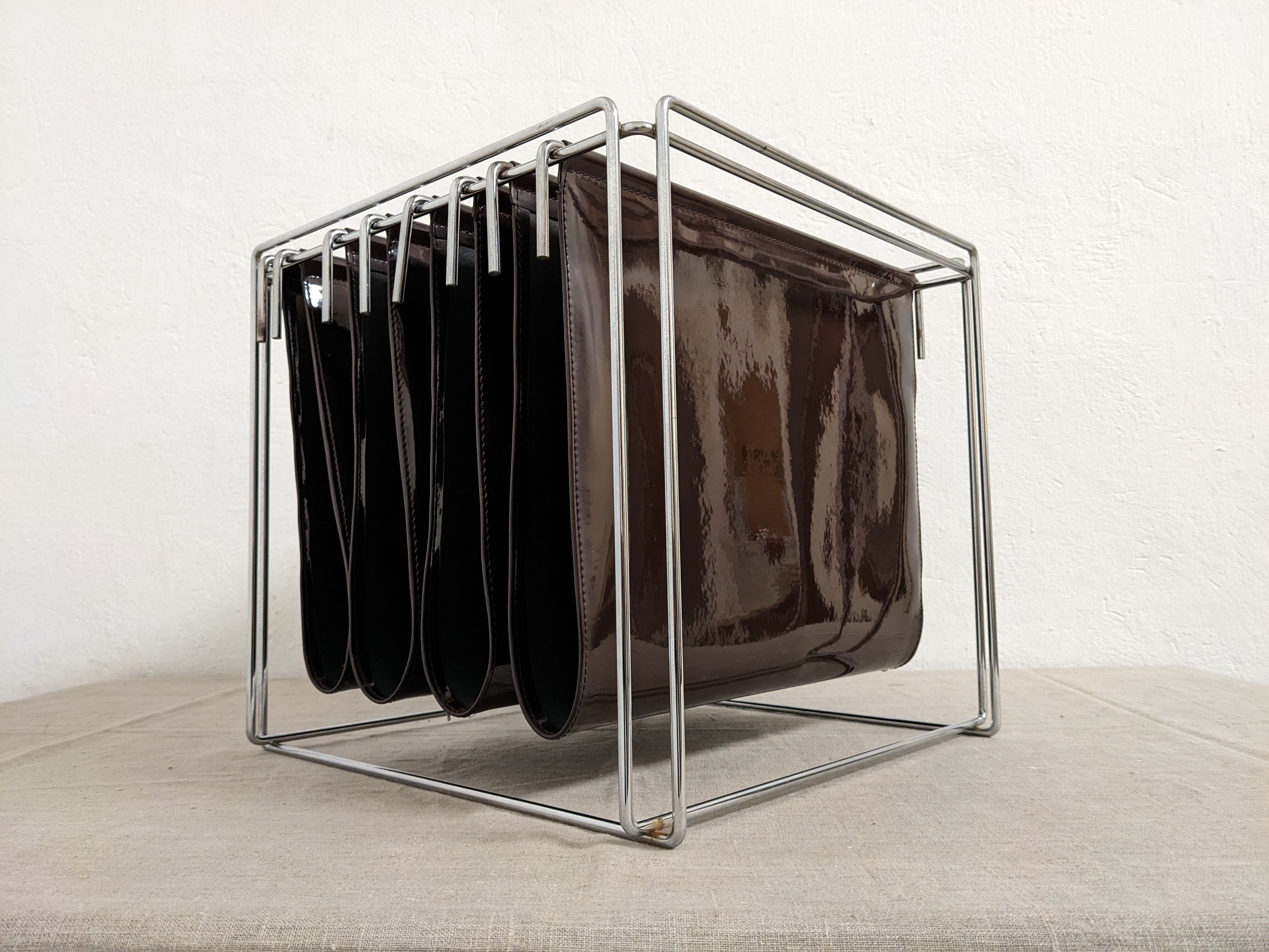 Magazine holder design Gérard Rignault published by Group S.A.