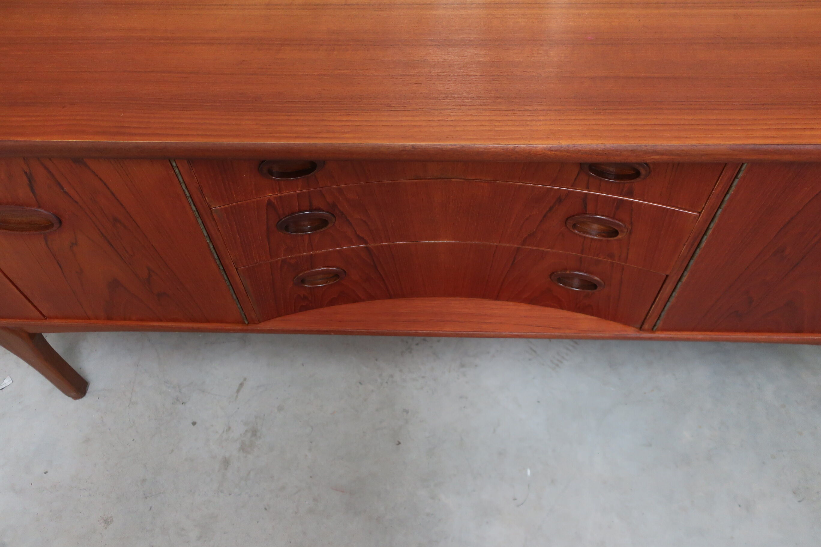 Atypical teak thread from the 60s