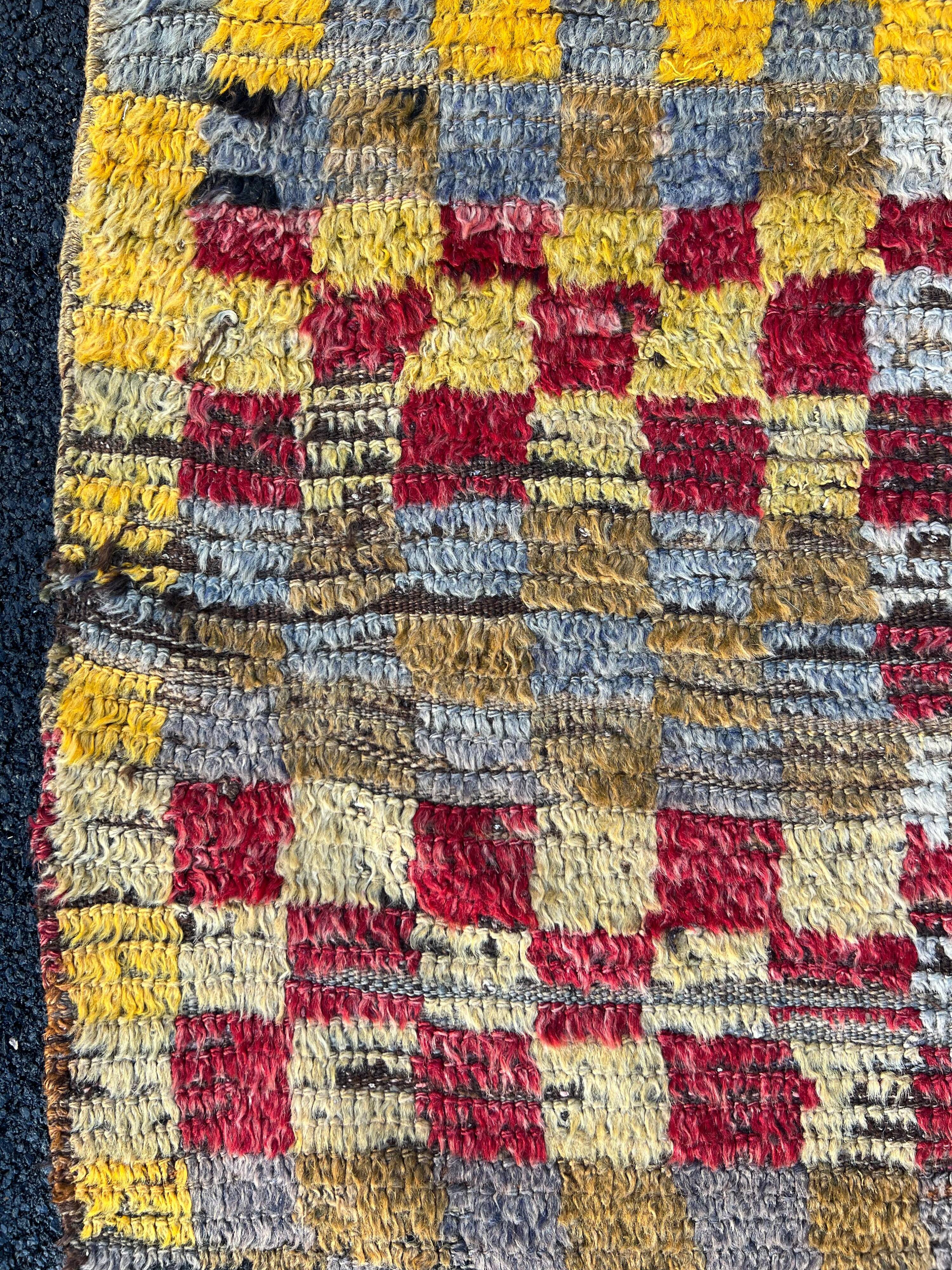 Tapis Tulu turc antique avec motif à carreaux