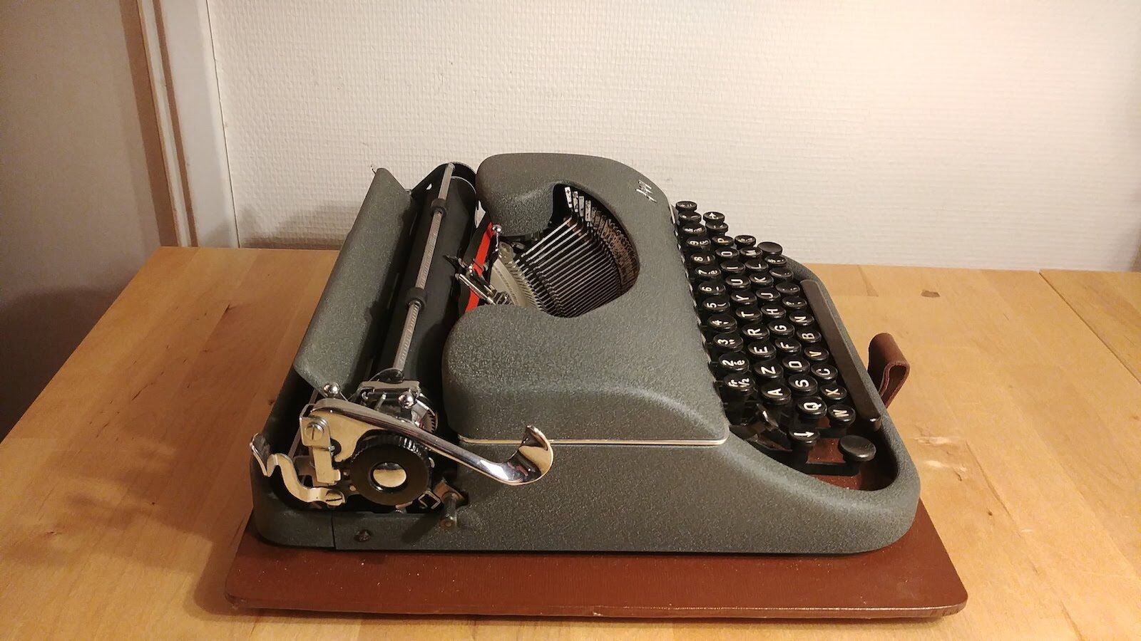 Machine to write portable Japy