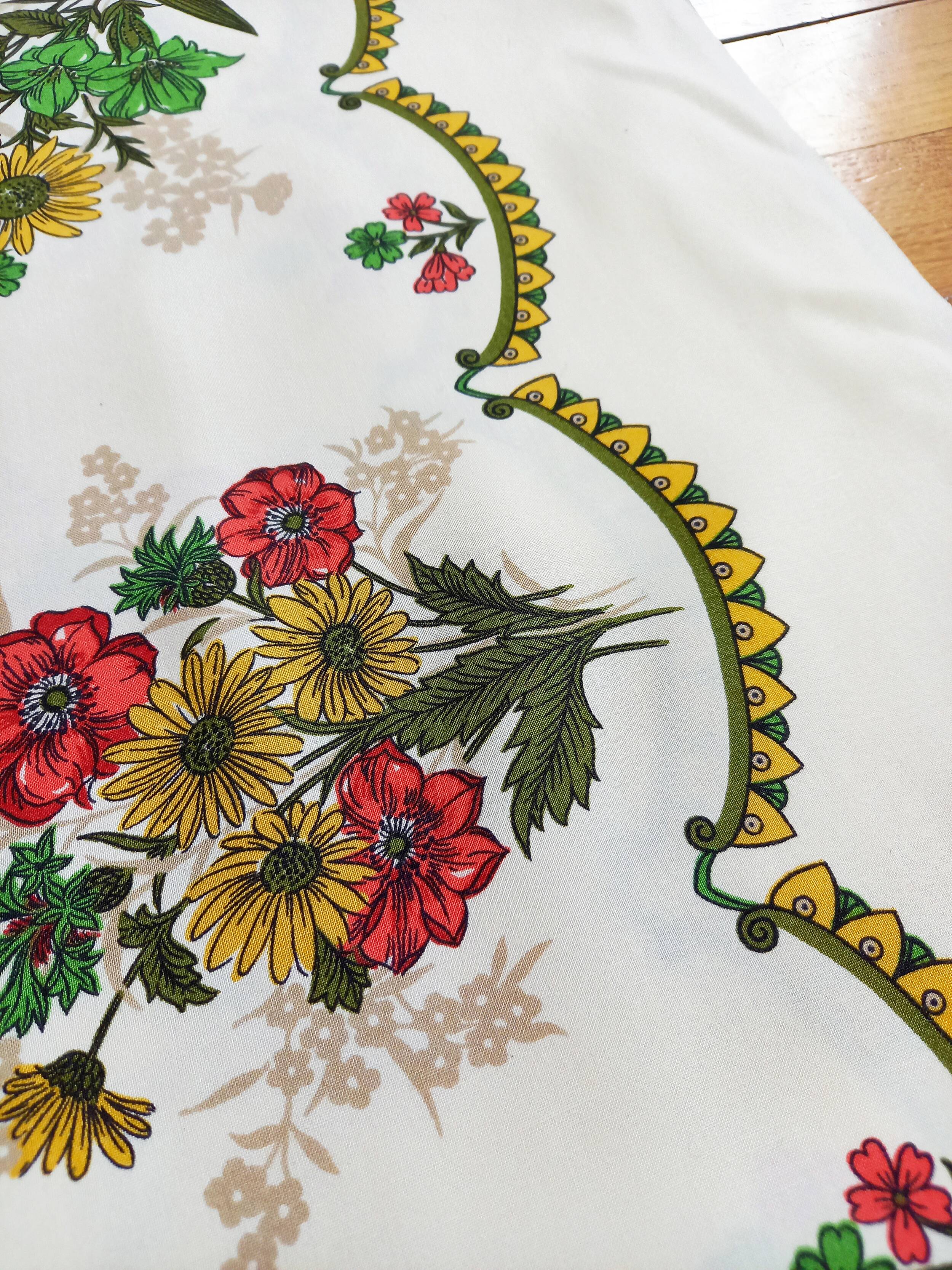 Old flower tablecloth Vintage 60s Floral decor