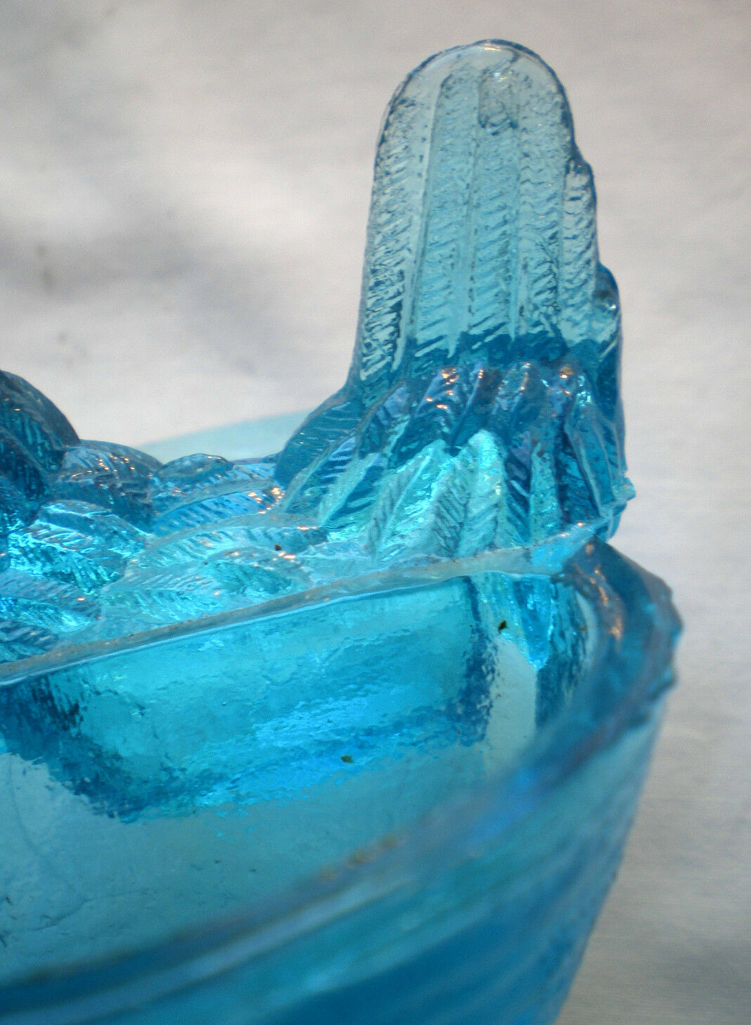 Beautiful Art Deco salt shaker in vallérysthal blue glass: A POOL