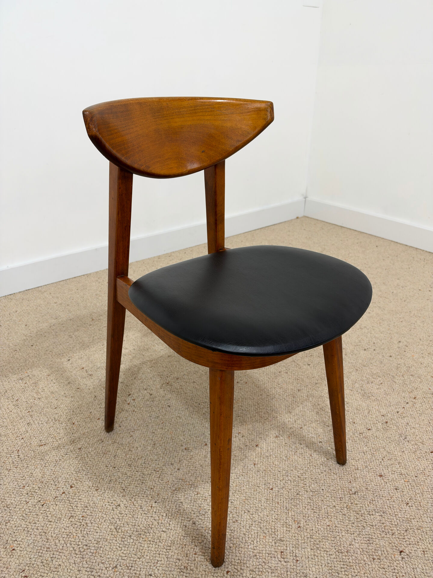 Pair of Fontania chairs attributed to Baumann – 1960s
