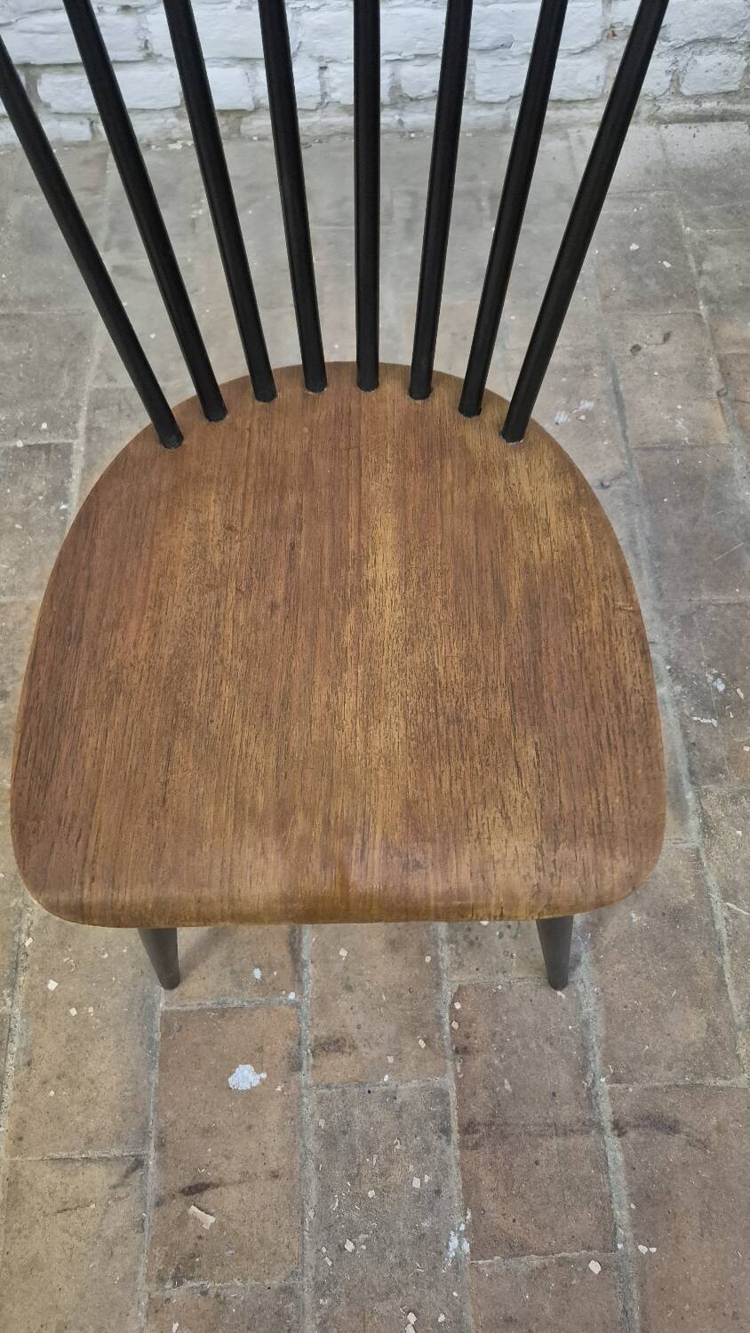 Fanett-style bistro chair