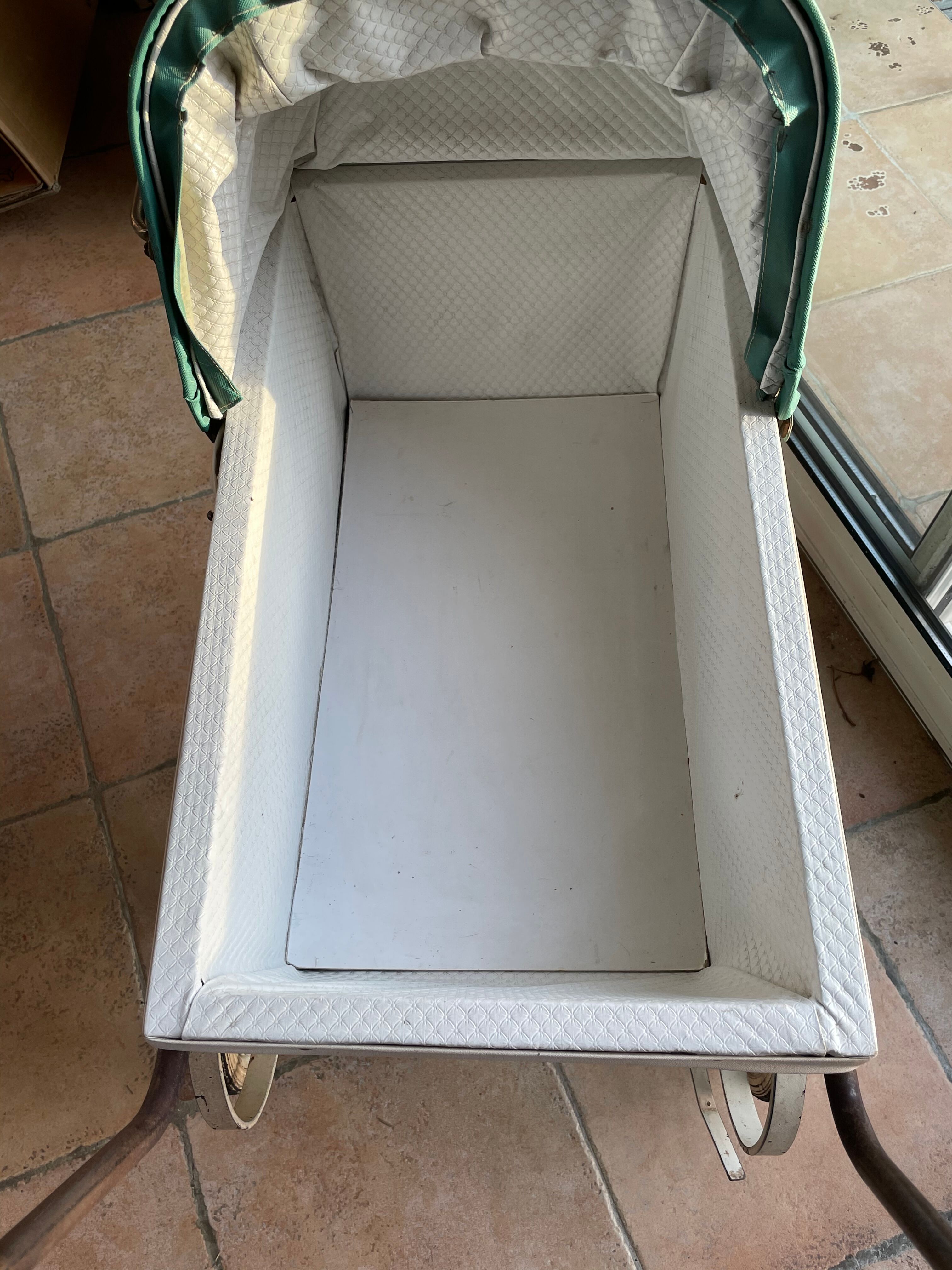 Landau doll year 40/50 green water