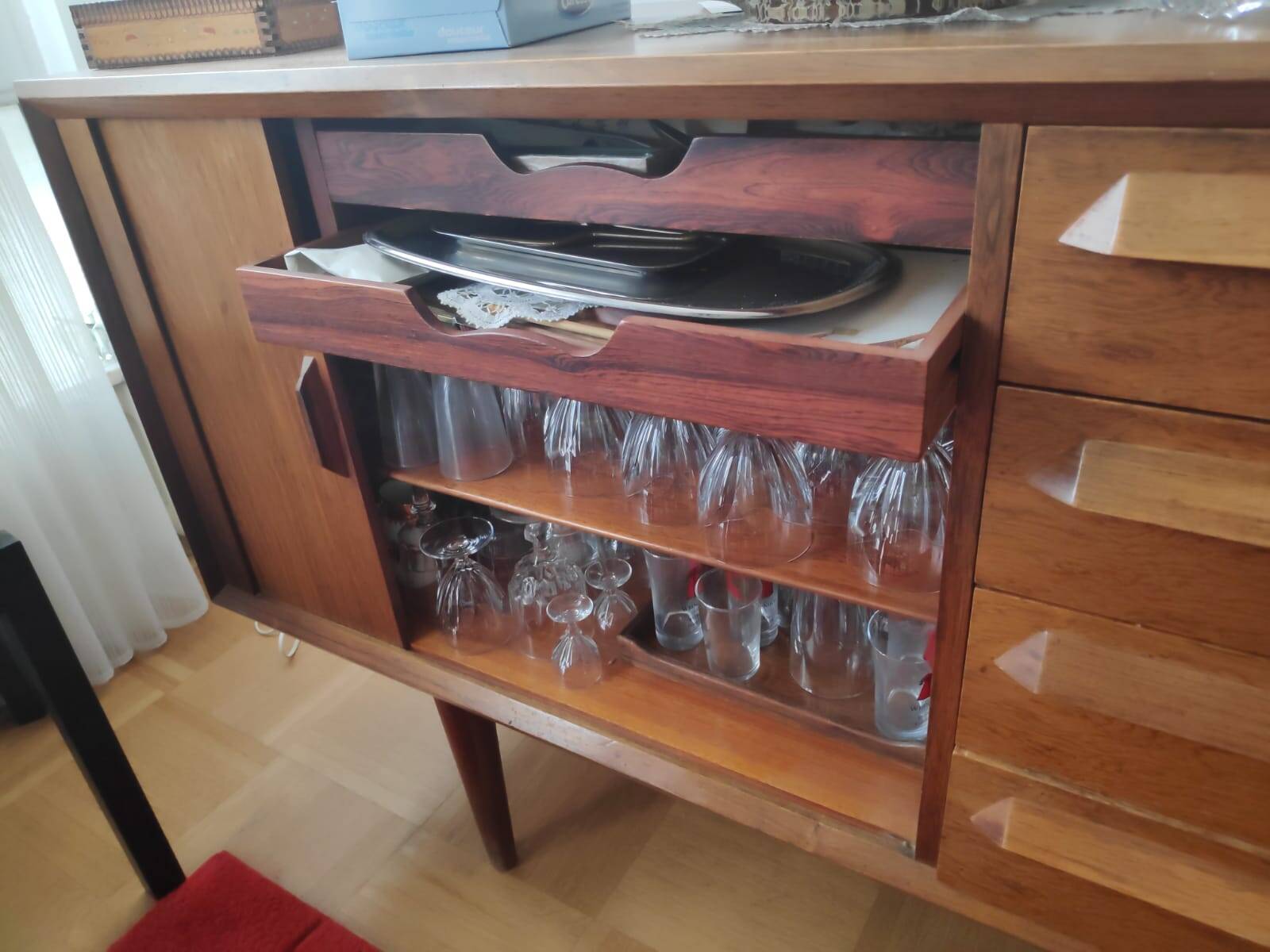 Low sideboard in a 1960s enfilade style in teak (Swedish designer Ib Kofod Larsen)