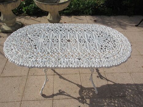 Aluminum cast iron garden table