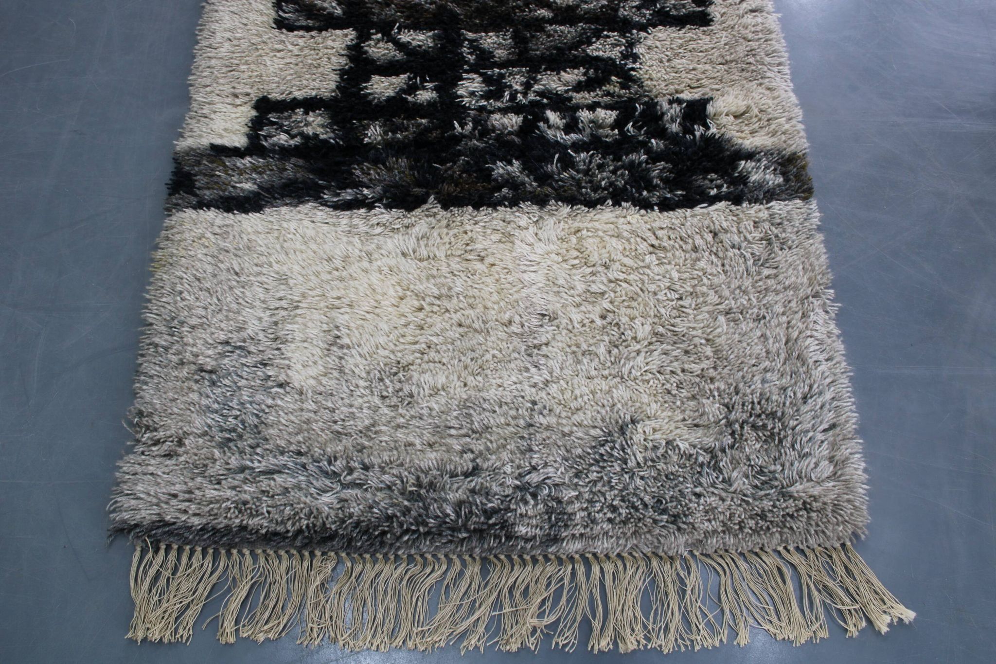Tapis abstrait danois en laine à poils longs, années 1960