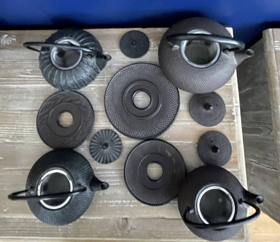 Set of 4 Japanese teapots