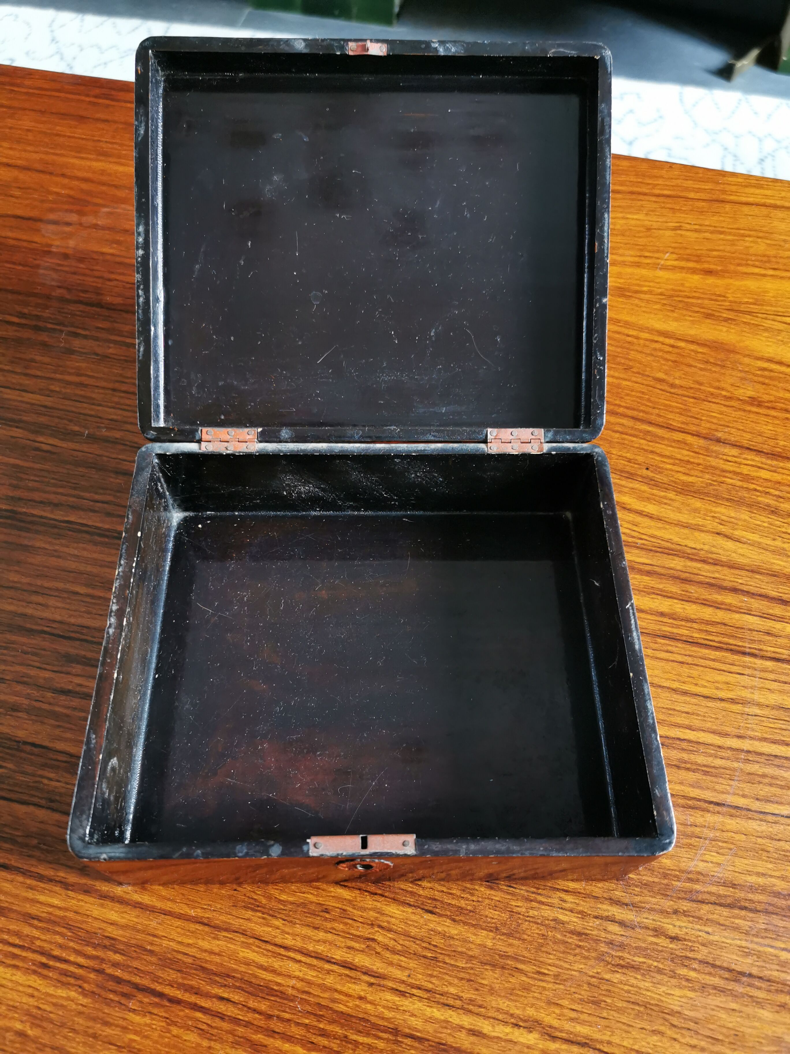 Old box lasked in the early 20th century