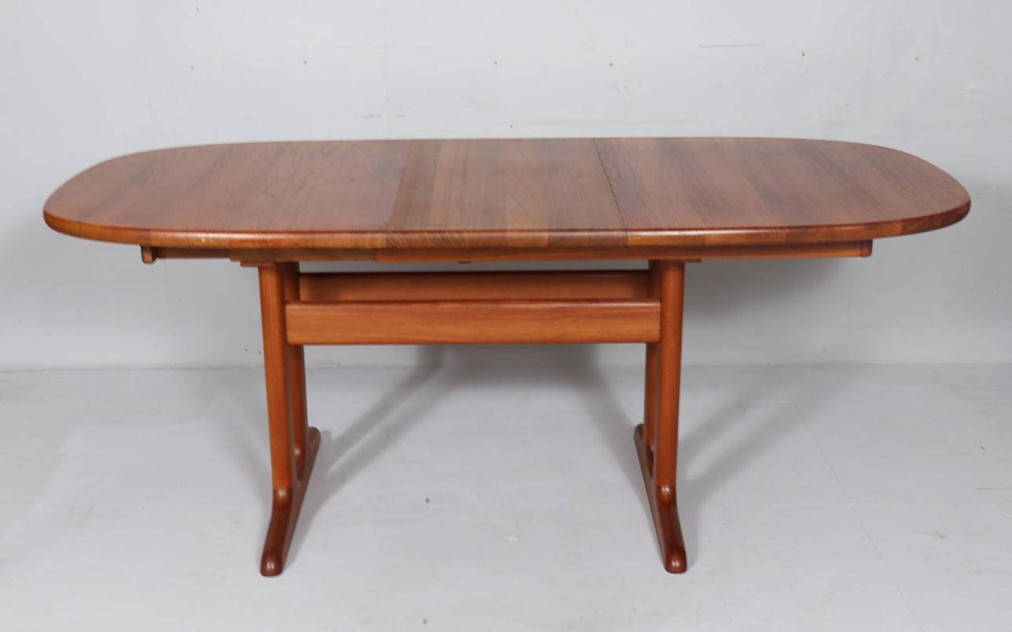 Mid-century extendable dining table/teak table by Glostrup, Denmark, 1960s.