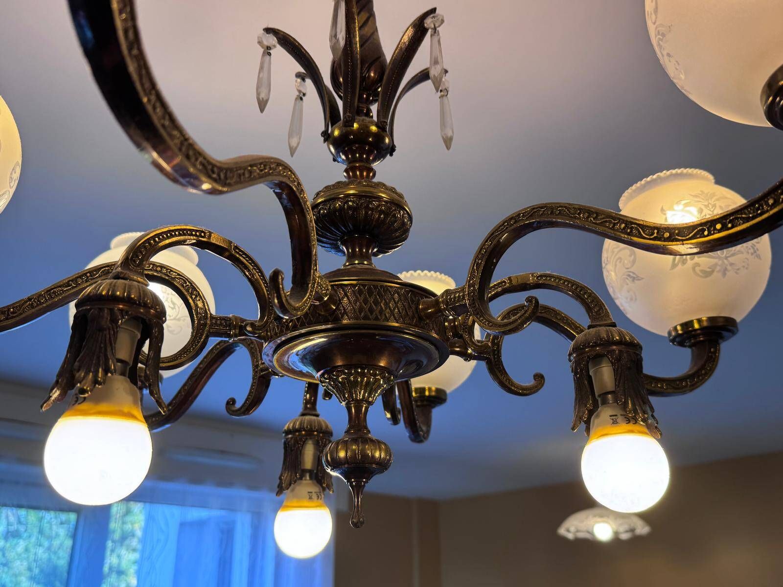Louis XV bronze and crystal chandelier – 7 lights