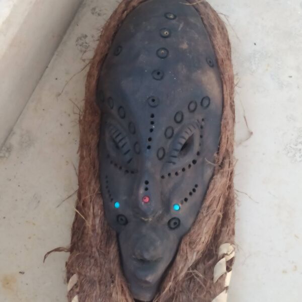 masque heaume de Nouvelle Guinée