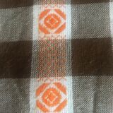 Tablecloth and 12 vintage towels