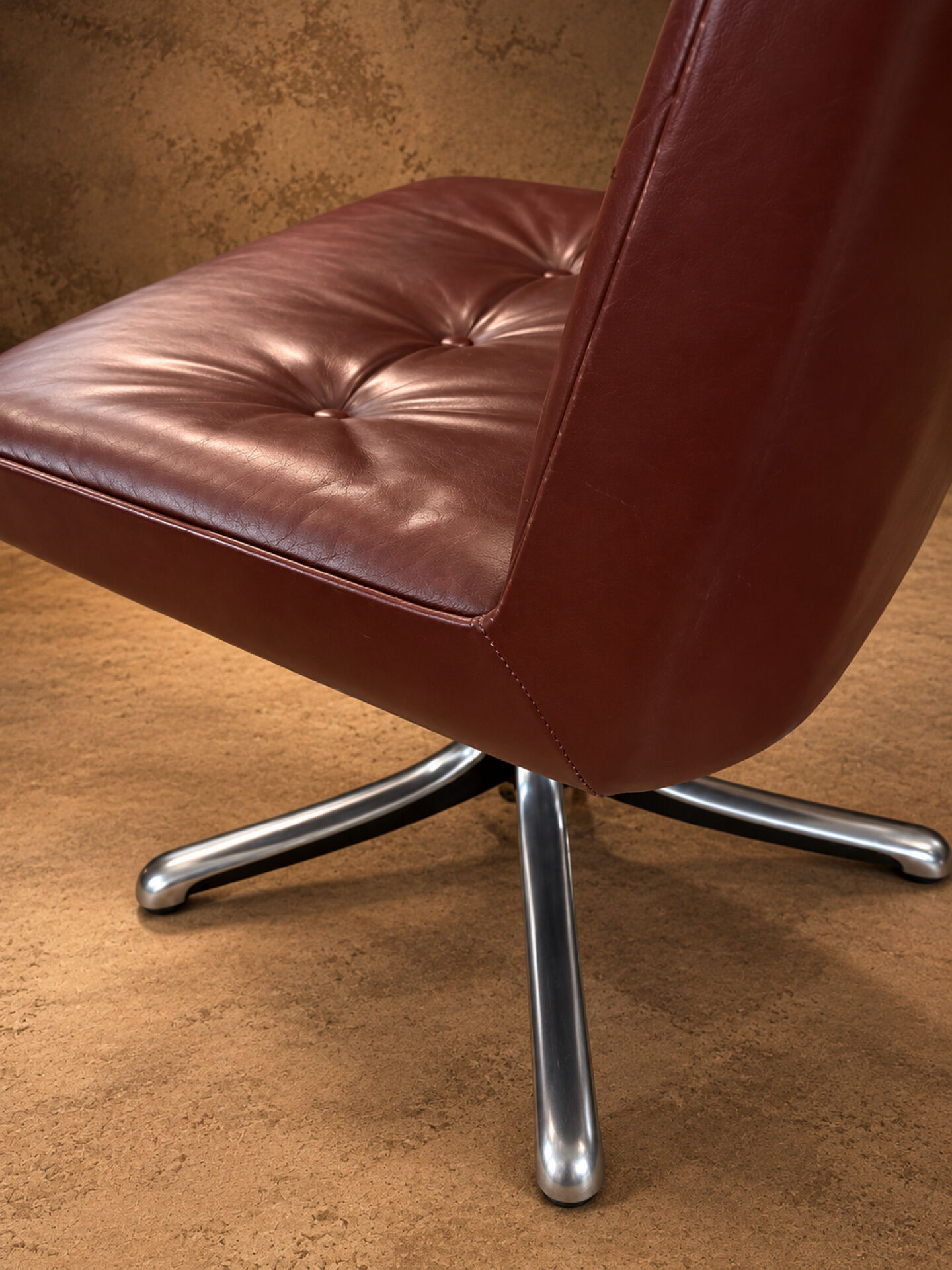 Leather armchair P128 Osvaldo Bordani