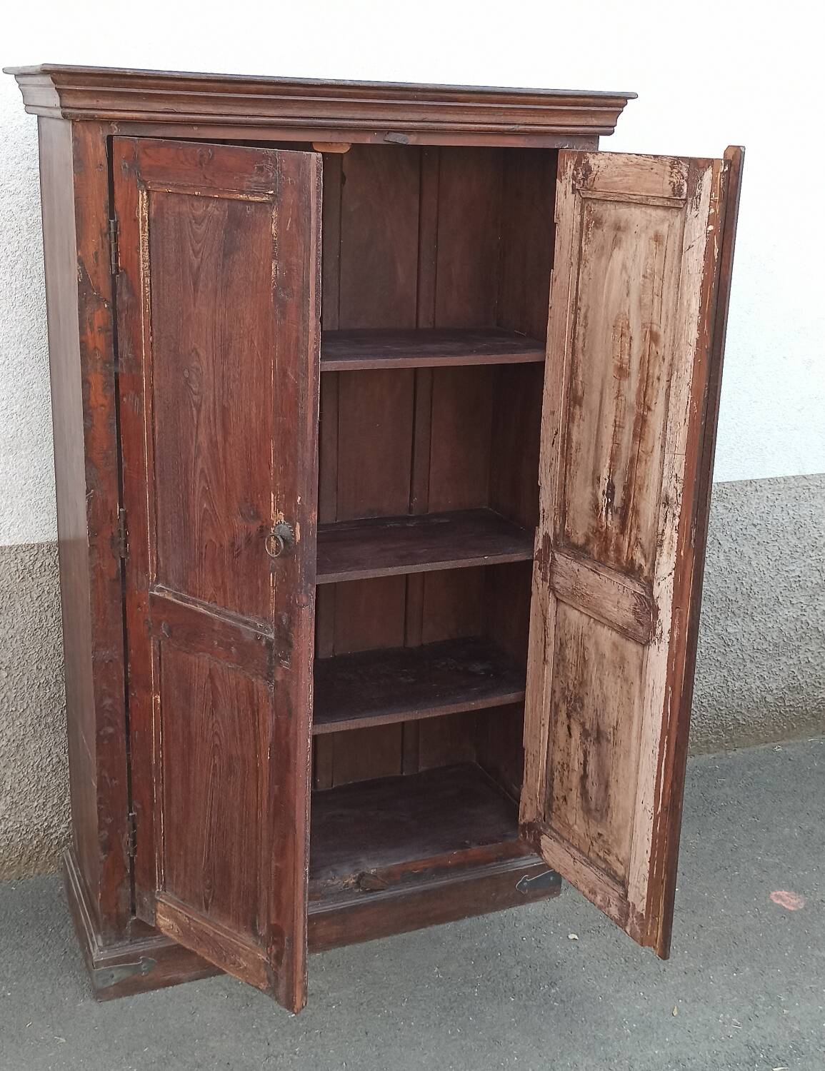Armoire ancienne en bois