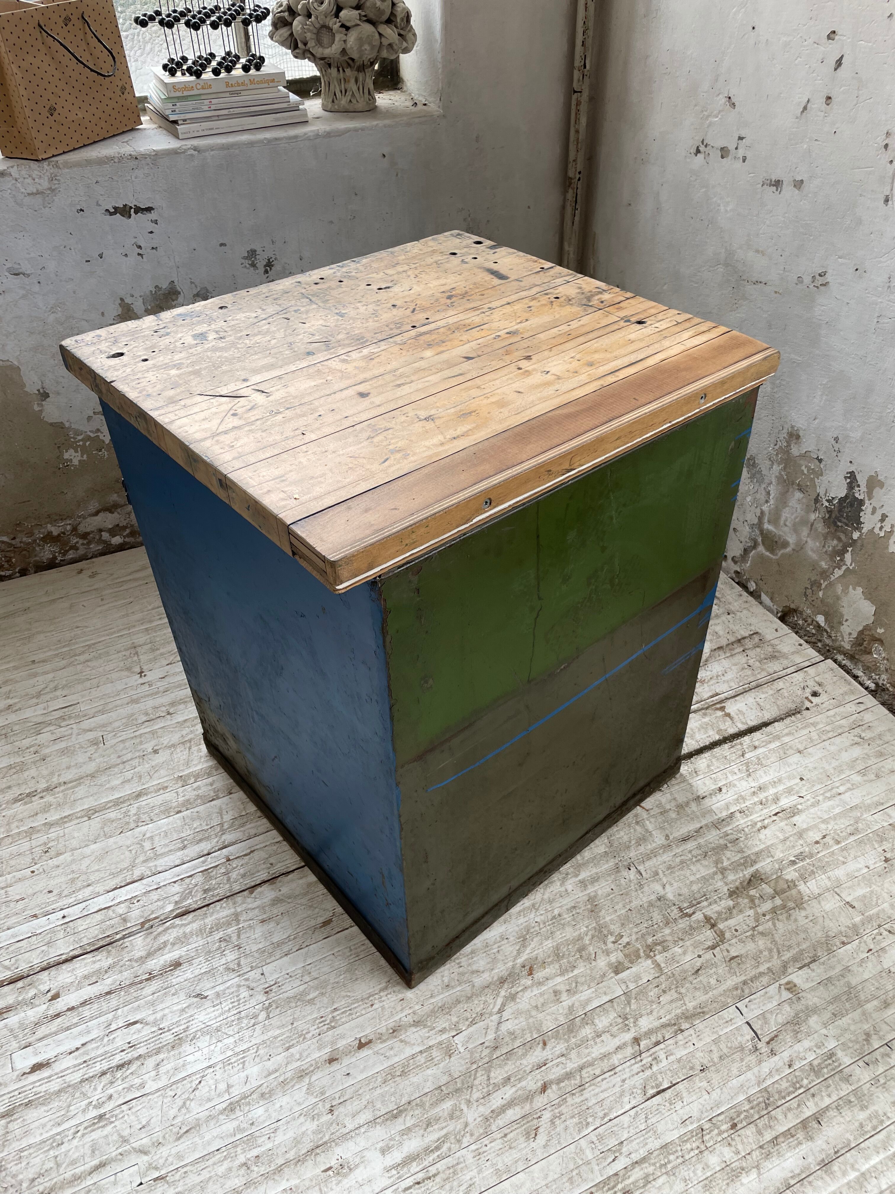 Meuble établi rangement militaire industriel bleu