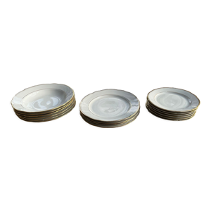 16 assiettes, porcelaine - double