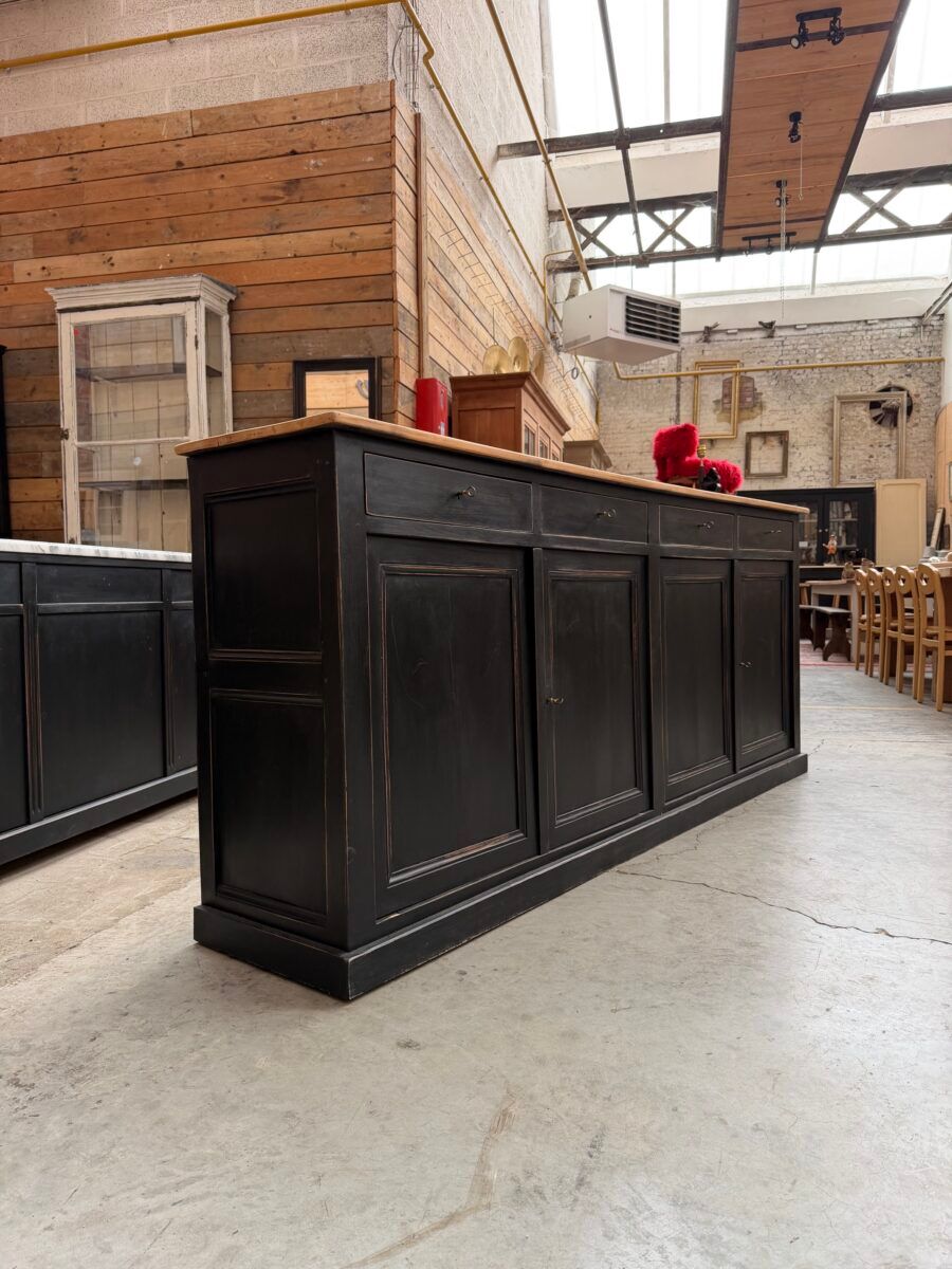 Enfilade in cherry wood from the 19th century.