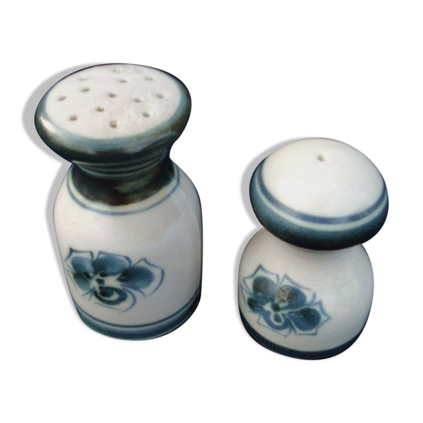 Pepper salt shaker in earthenware Quimper Keraluc