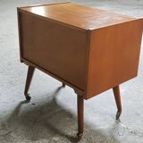 Meuble de rangement sur roulettes
