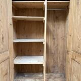 Large English wardrobe in solid pine (renovated)