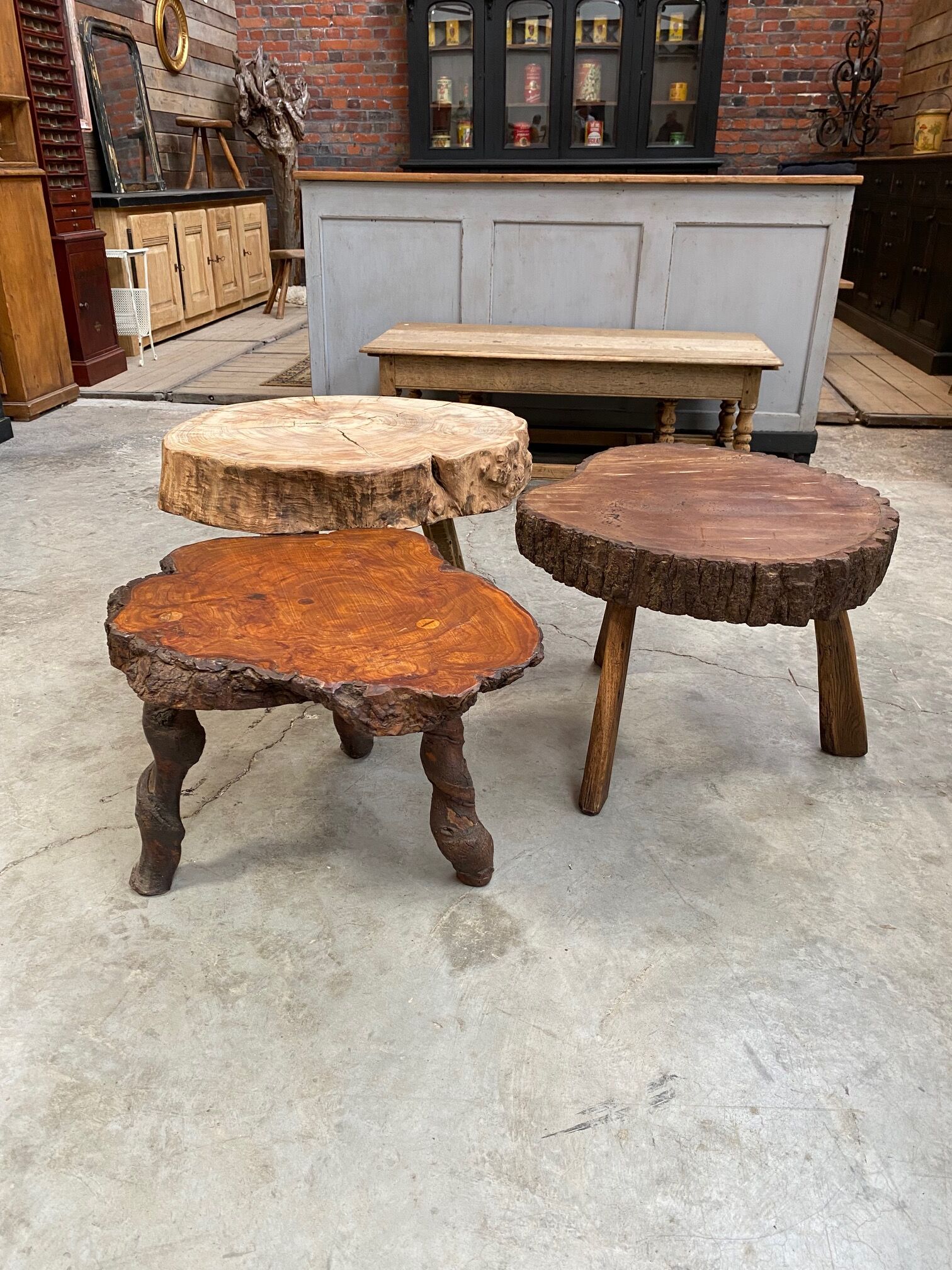 Set de 3 tables basses brutalistes