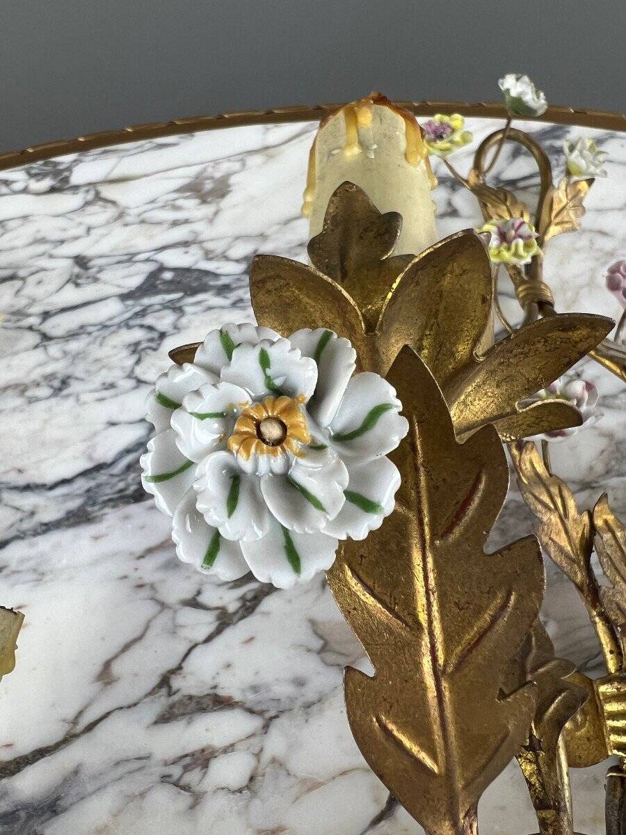 Pair of Maison Baguès wall lights with porcelain flowers, early 19th century