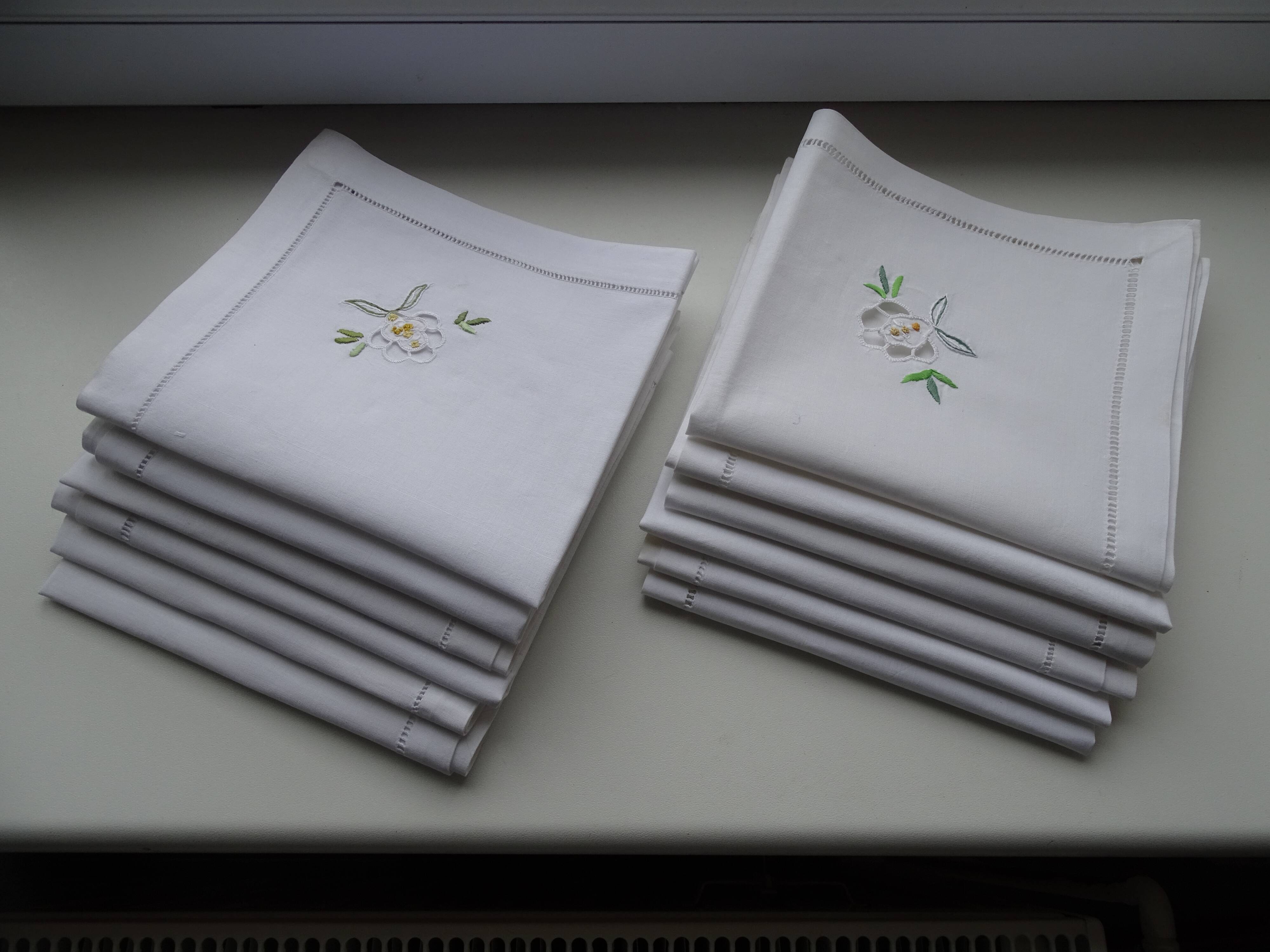 12 napkins with flower embroidery 42 x 38 in linen