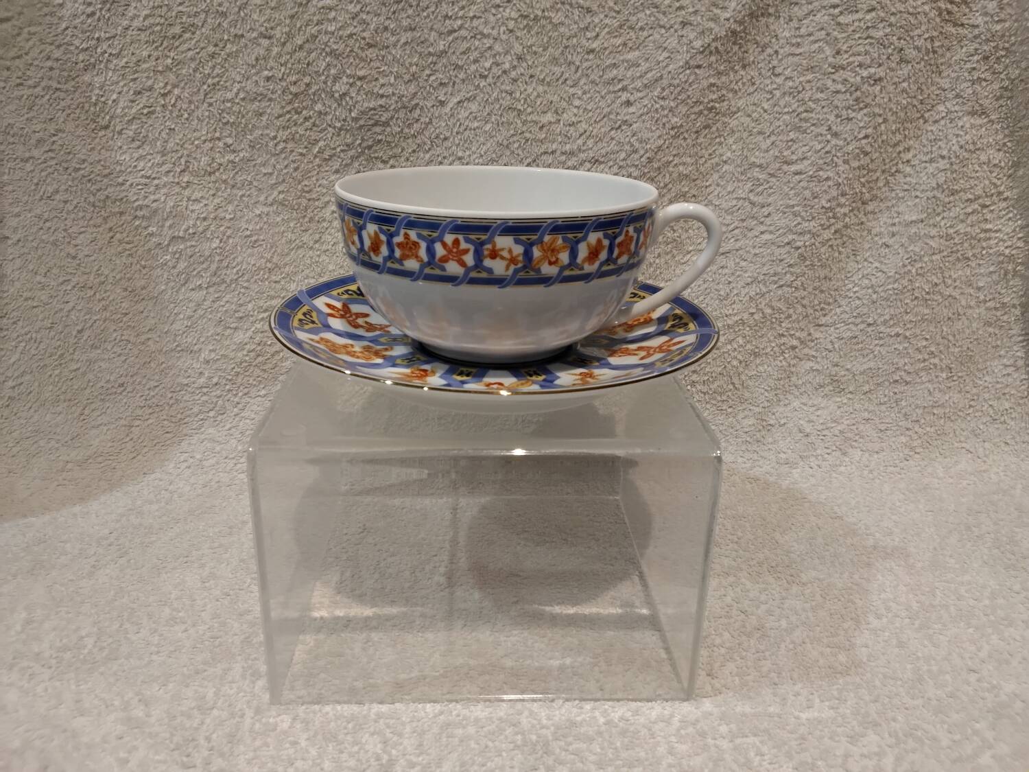 Tasse et sous tasse à dejeuner 35cl porcelaine Christofle ginkgo bleu