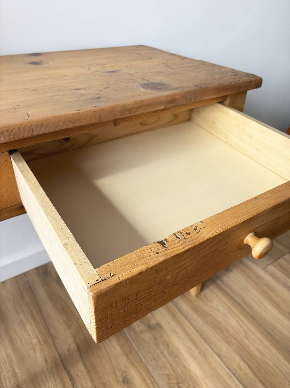 Farmhouse table with 2 large drawers