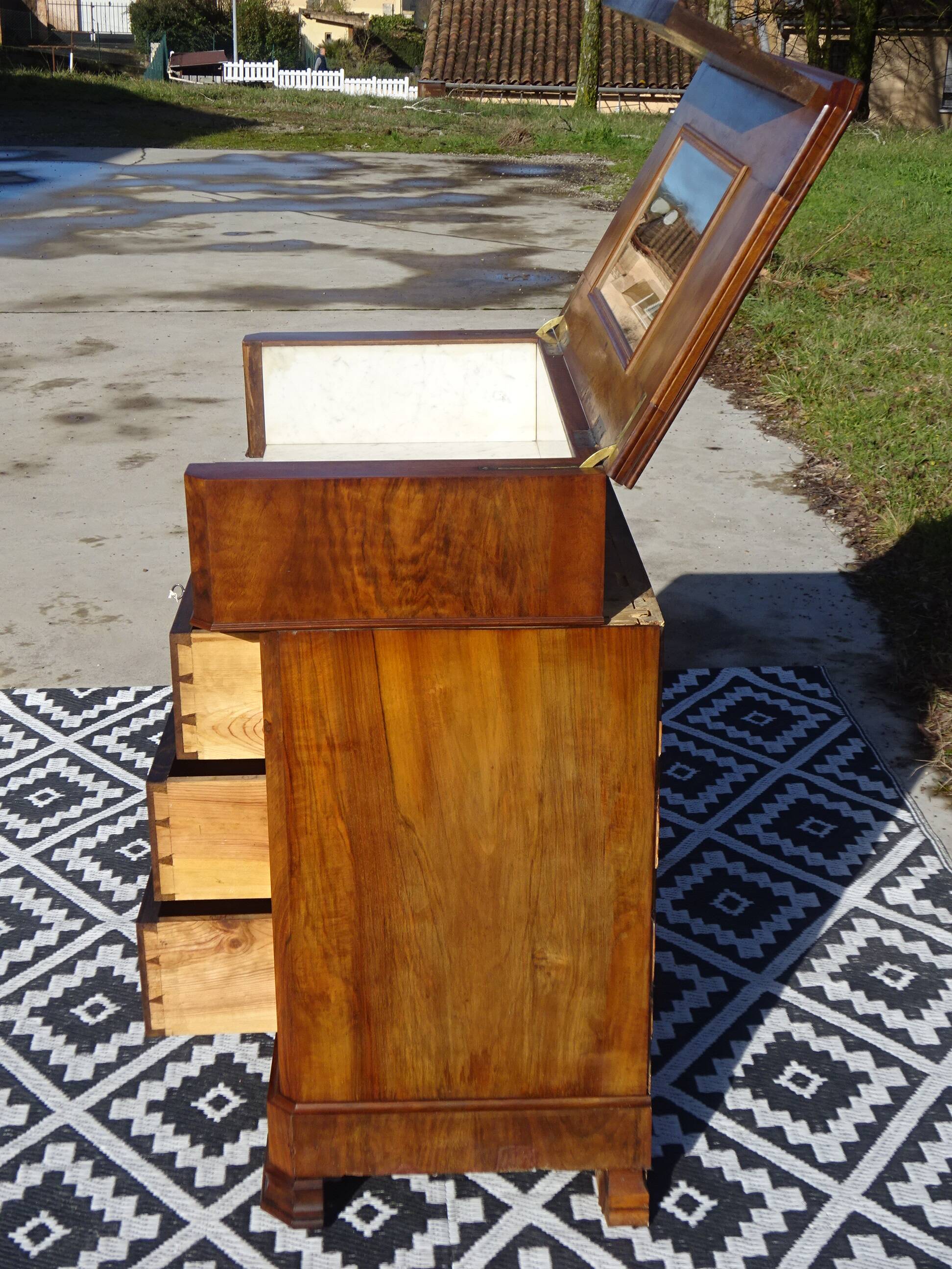 Commode coiffeuse, système en chemin de fer