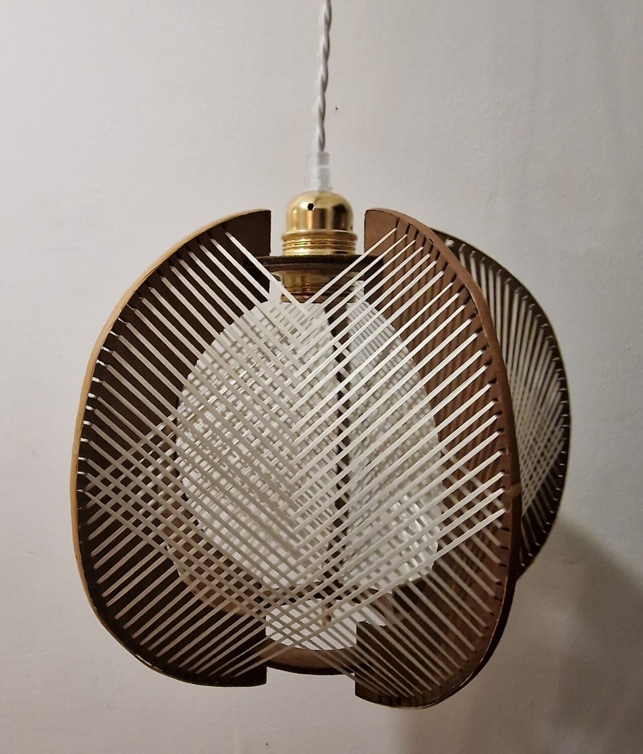 Scandinavian woven suspension lamp