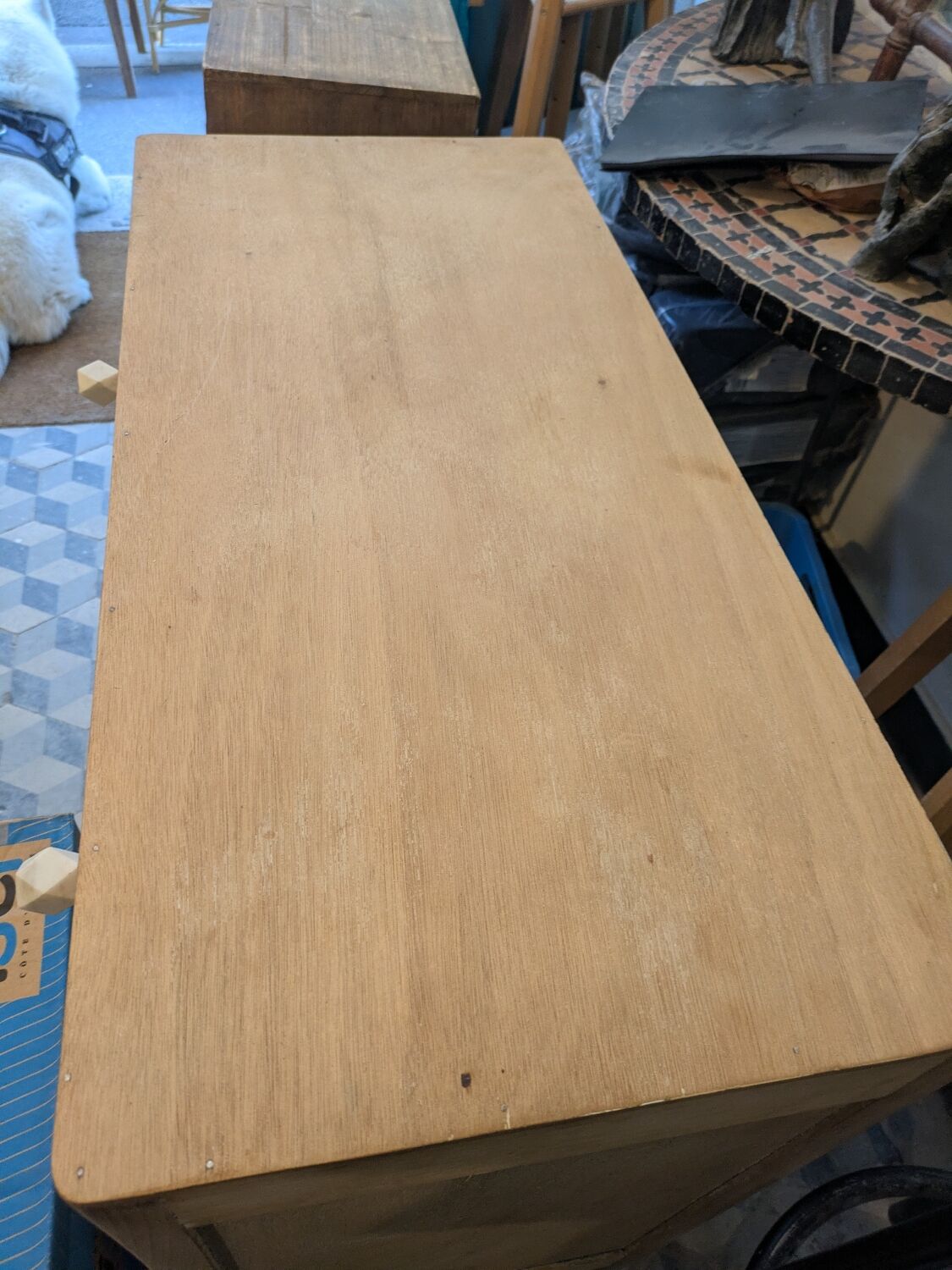 Commode en bois naturel