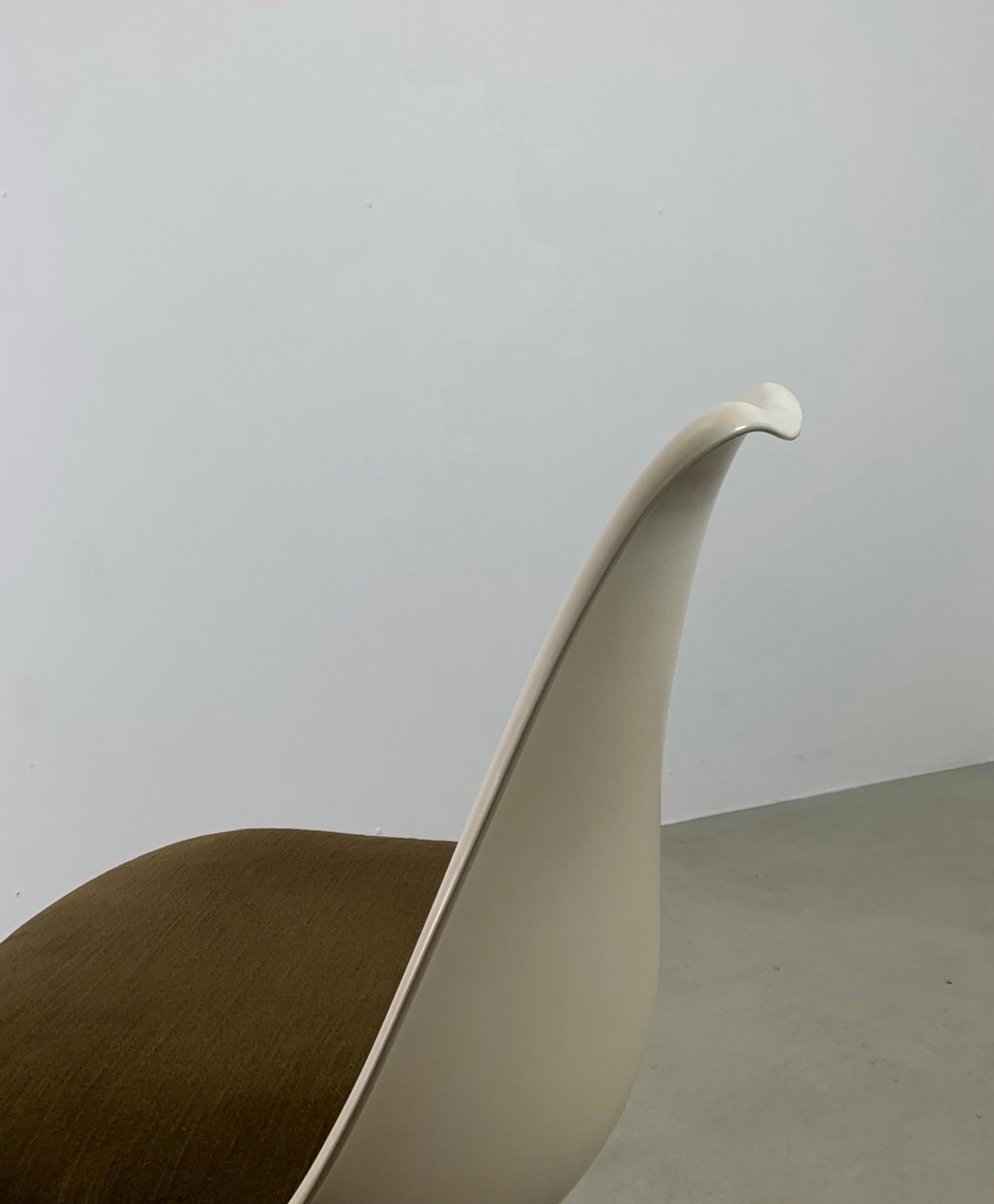 Chaise Tulip Eero Saarinen pour Knoll International