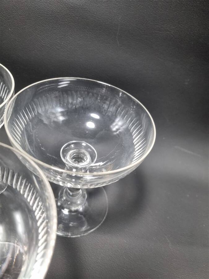 Set of 6 champagne glasses