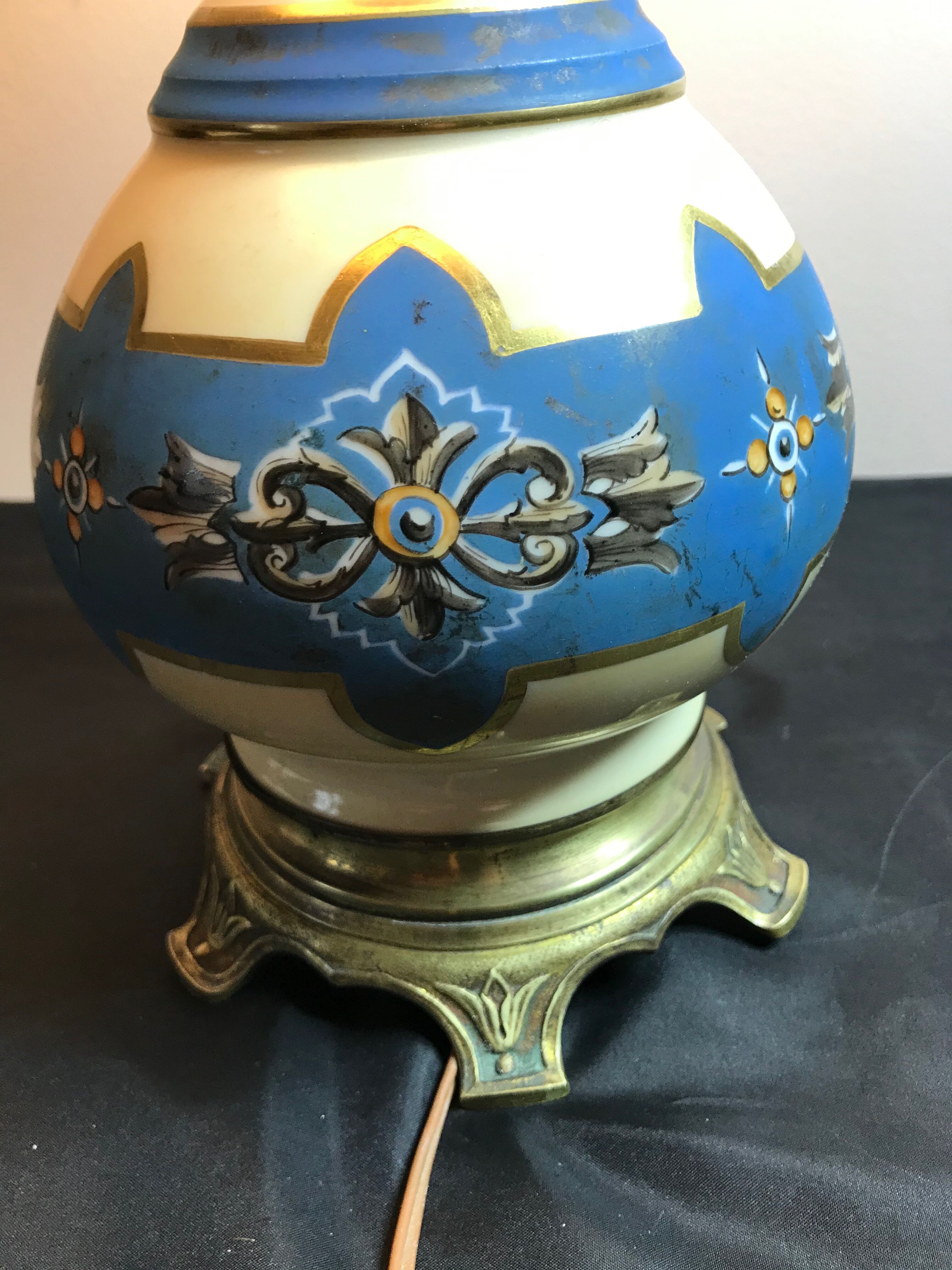 Table lamp in earthenware and gilded bronze