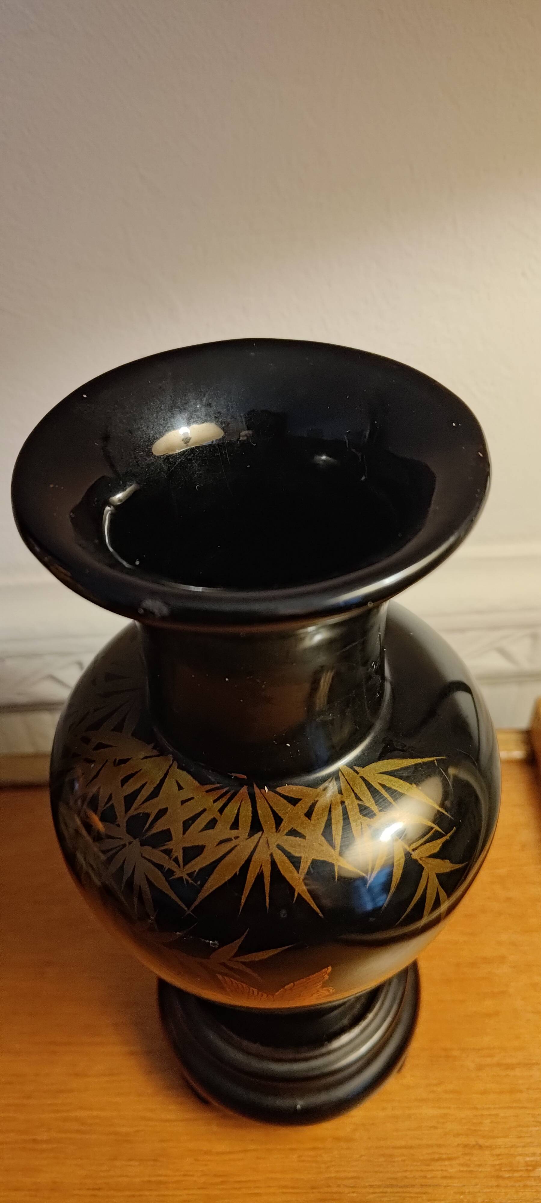 Lacquered wooden vase