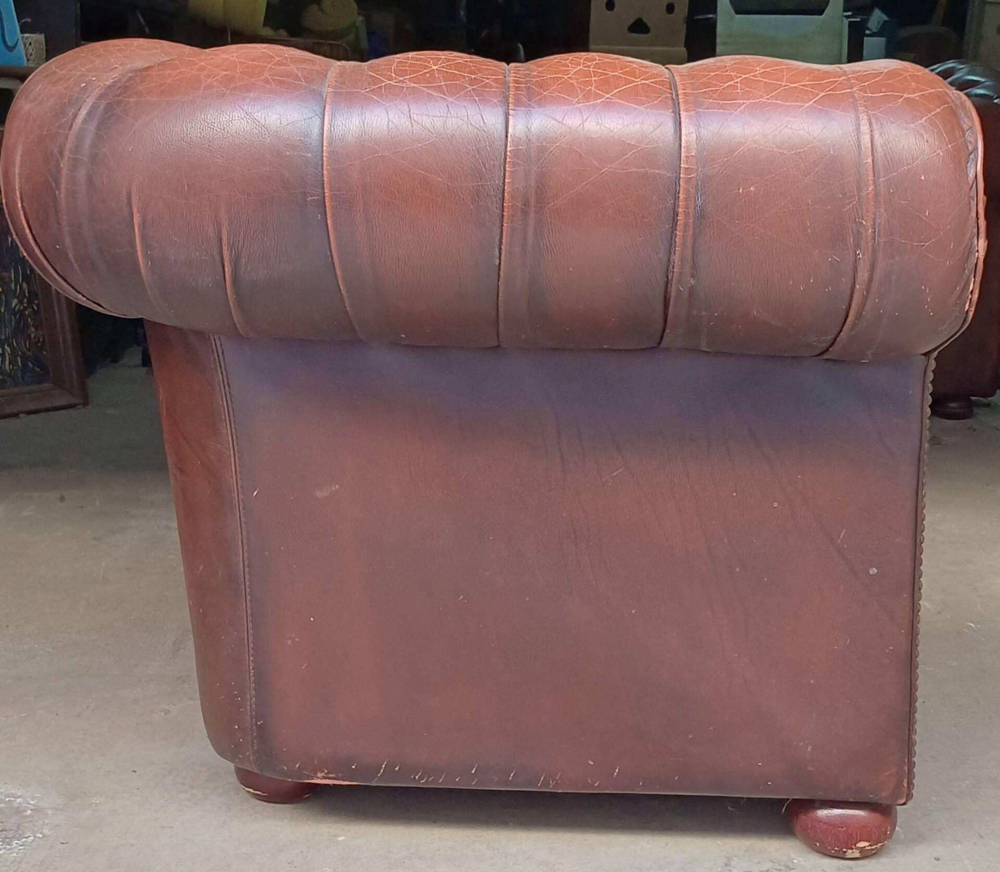 Vintage Chesterfield 2-Seater Sofa in Burgundy Leather with Button Tufting