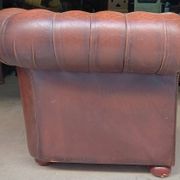 Vintage Chesterfield 2-Seater Sofa in Burgundy Leather with Button Tufting