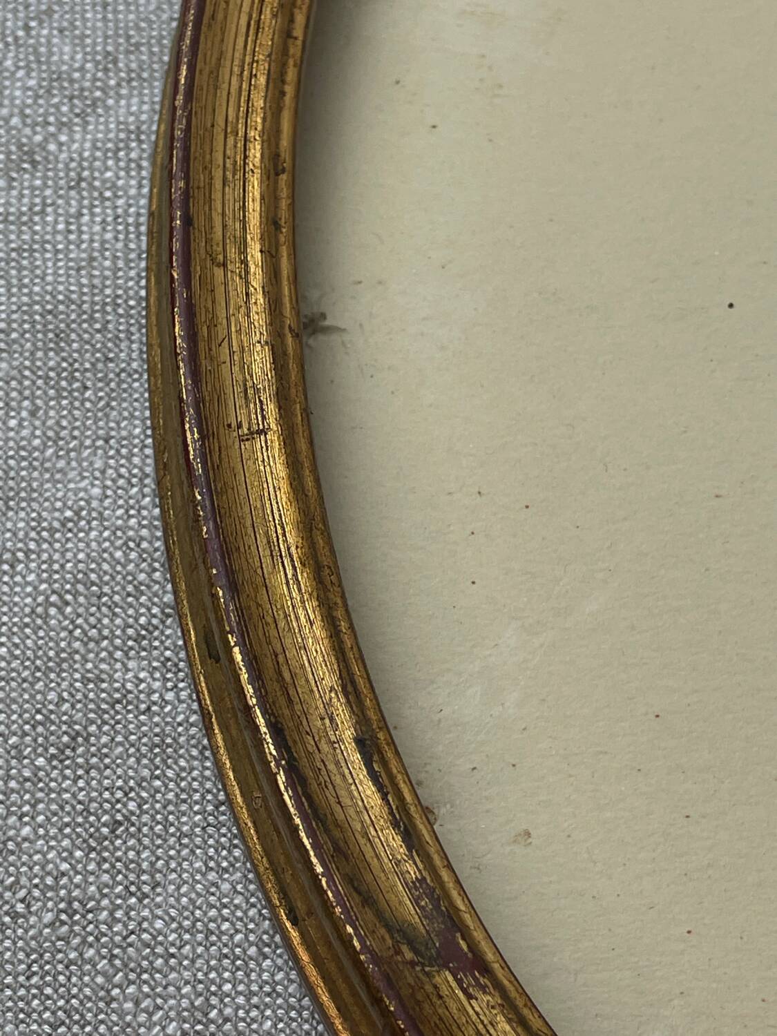 Ancien cadre en bois de forme ovale