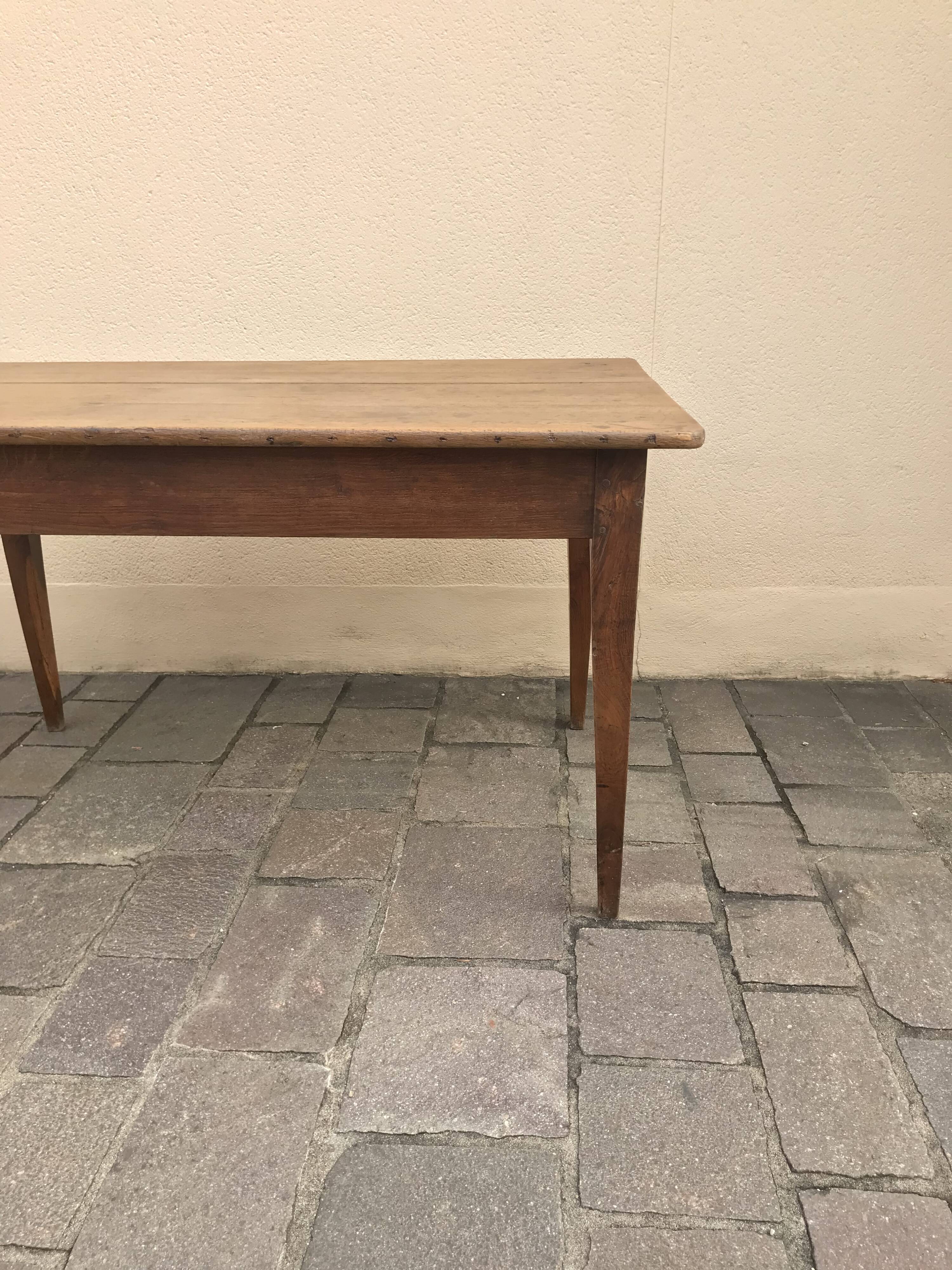 Farm table