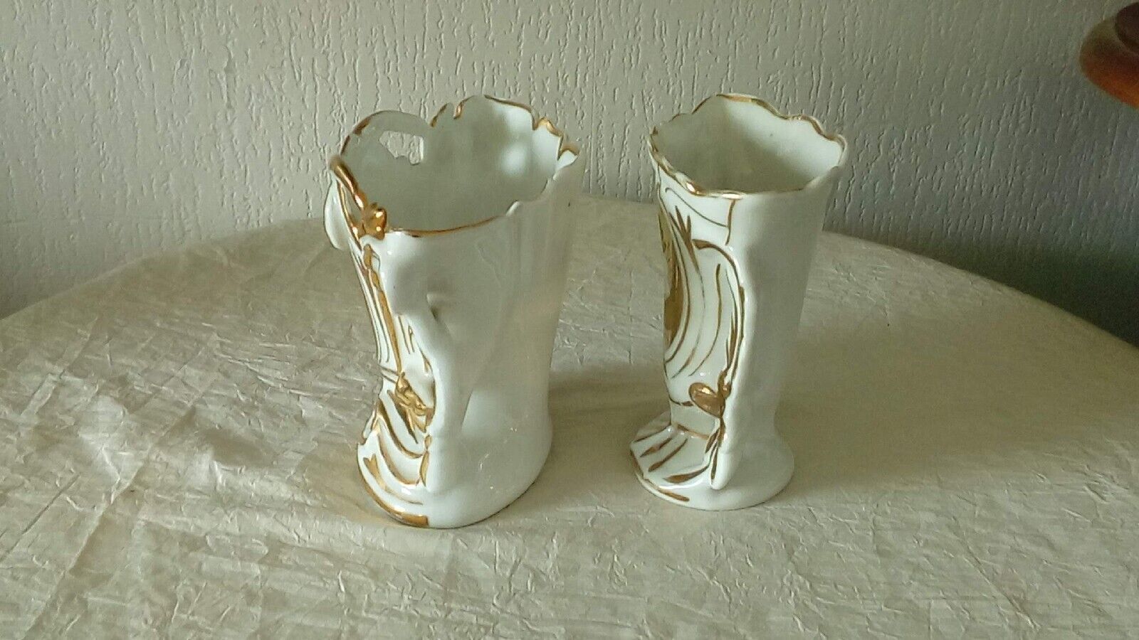 Wedding vases in Paris porcelain late 19th century