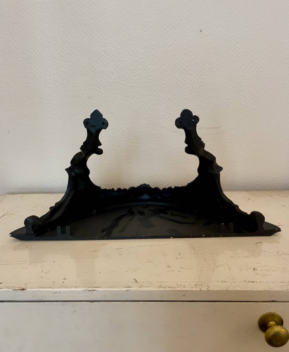 Small baroque wooden shelf