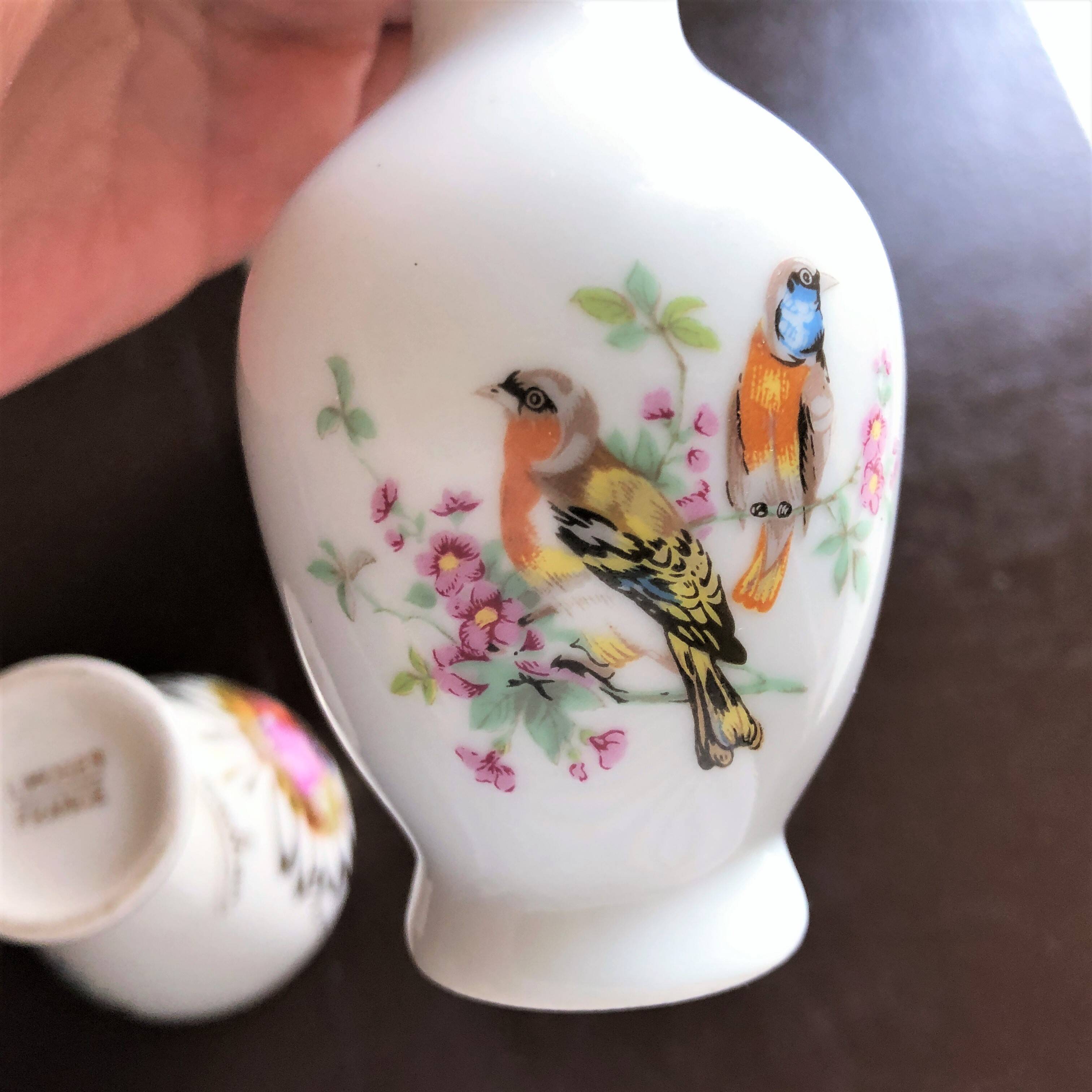 Set of 3 porcelain vases