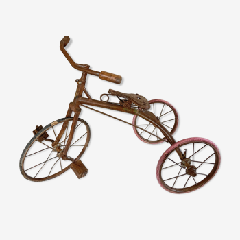 Tricycle ancien en métal, vintage