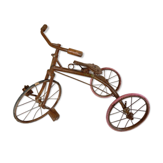 Tricycle ancien en métal, vintage