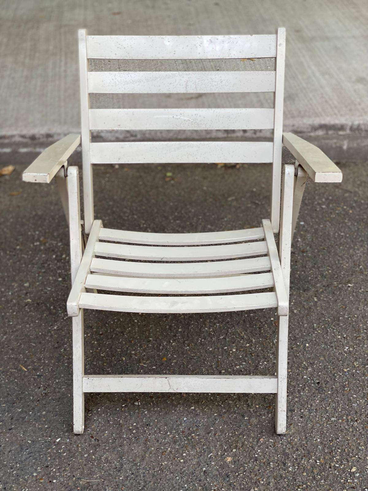 Chaise de jardin pliable blanche en bois massif